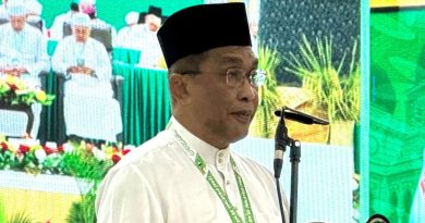 伊党大会｜支持者大会及元老理事会 伊党修章纳为臂膀