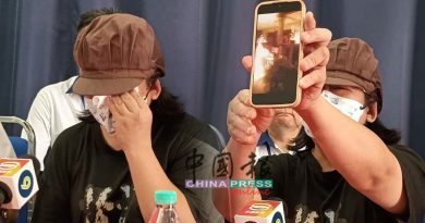 儿欠巨债 阿窿放话绑架女儿 母泪洒记者会断绝关系