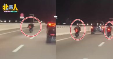 摩哆党二桥飙车扮超人 网民：他们想去见上帝！