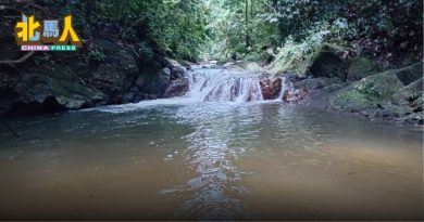 学校假期与友瀑布区戏水 中四优秀生溺毙