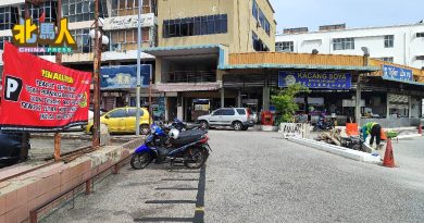 大年3区 10月起 闸杆式停车  市议会：首30分钟免费