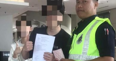 警民合作助寻回护照钱包 2外国游客顺利继续行程