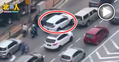 白车强行插队酿“长龙” 网怒：司机自私又无德