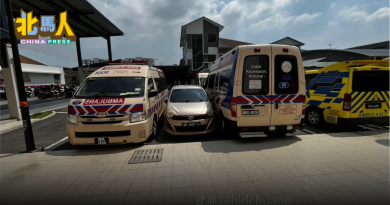 男子误泊救护车车位遭“夹车” 无奈被告知晚上才可取车