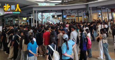 连假升旗山迎2万7000游客 景点商家：一些有到访但没消费