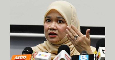 教长：非新增科目 教学中实践品格教育