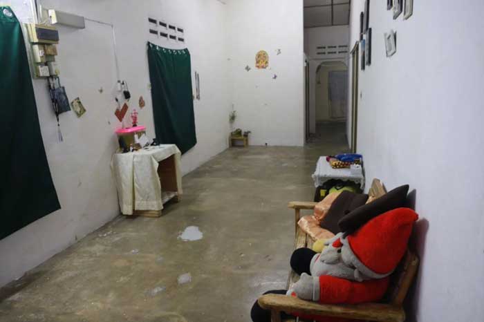 这起天伦悲剧在当地霹雳花园一间屋子发生，客厅桌上留下字条遗言。（警方提供）