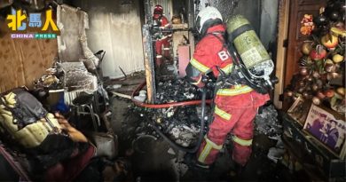 青草巷1公寓单位失火  家中一半面积被烧毁