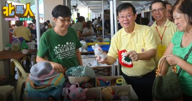 曹观友谴责街友被水柱羞辱事件 无家者也应被善待